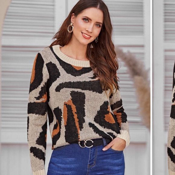 Pattern Sweater - Picture 3 of 5